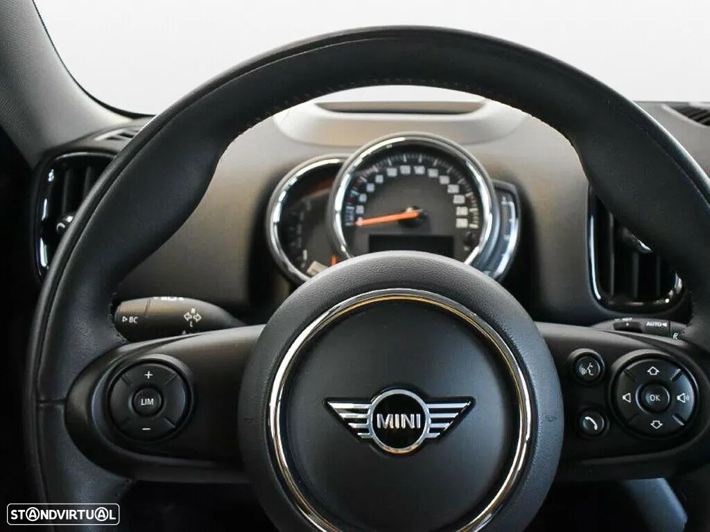 MINI Countryman One D - 11