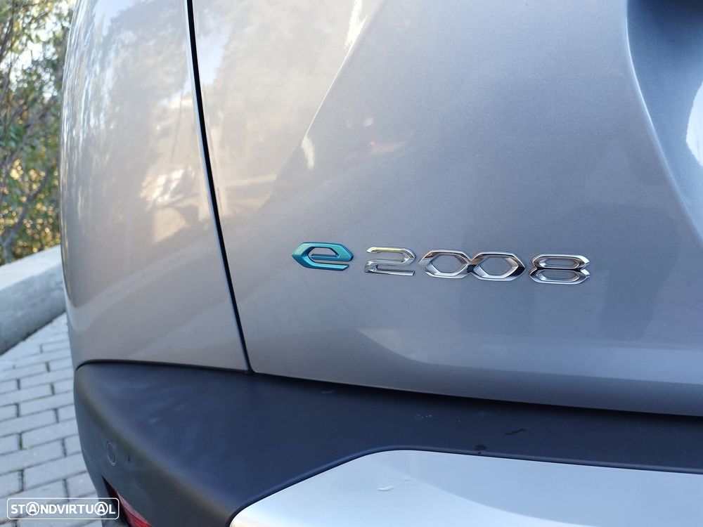 Peugeot e-2008 GT Pack - 12