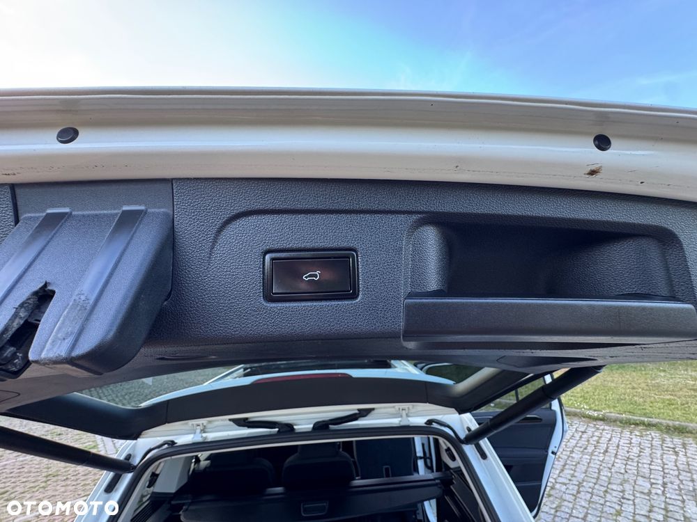 Volkswagen Touran - 15