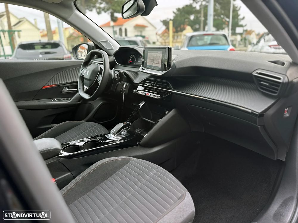 Peugeot 2008 1.2 PureTech Active Pack EAT8 - 21