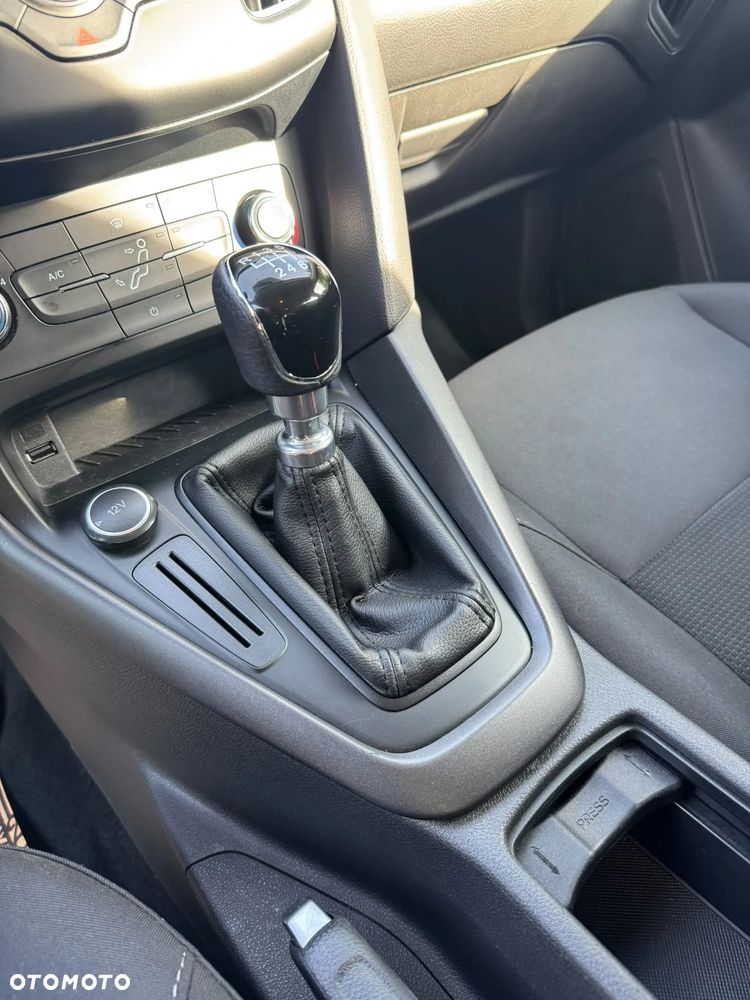 Ford Focus - 19