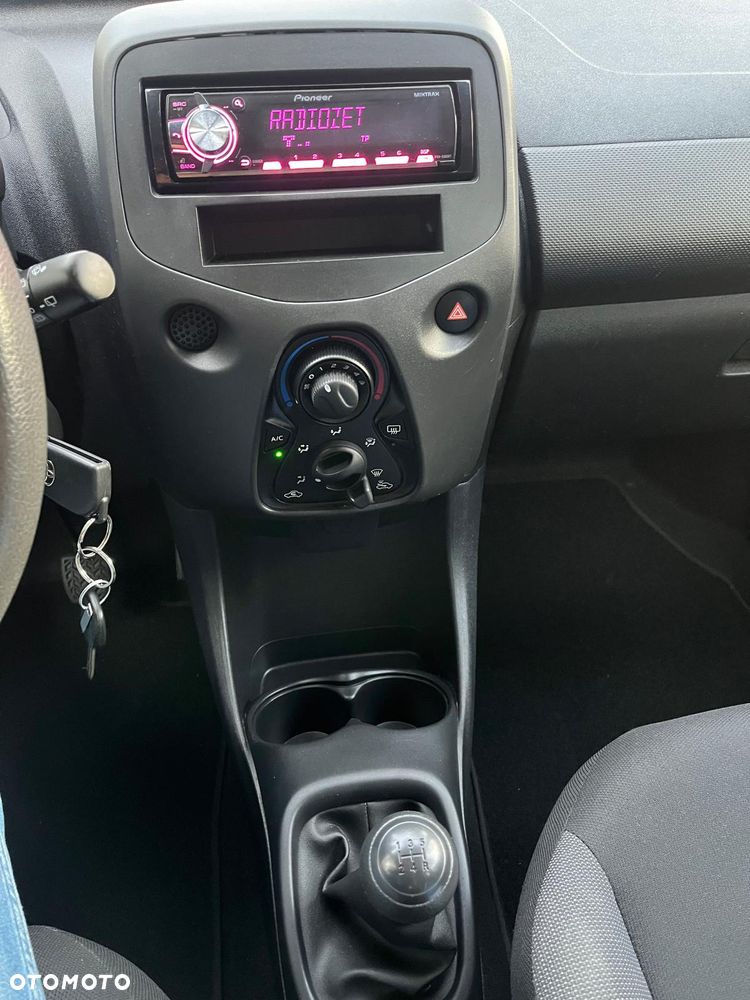 Toyota Aygo x-play - 12