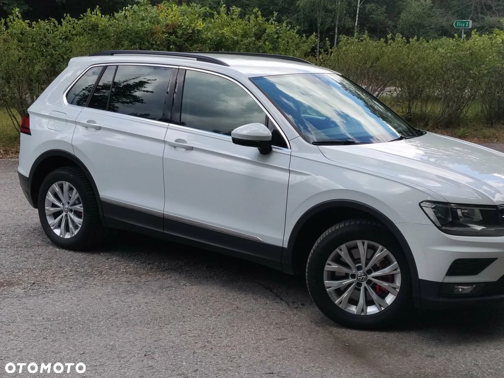 Volkswagen Tiguan - 1