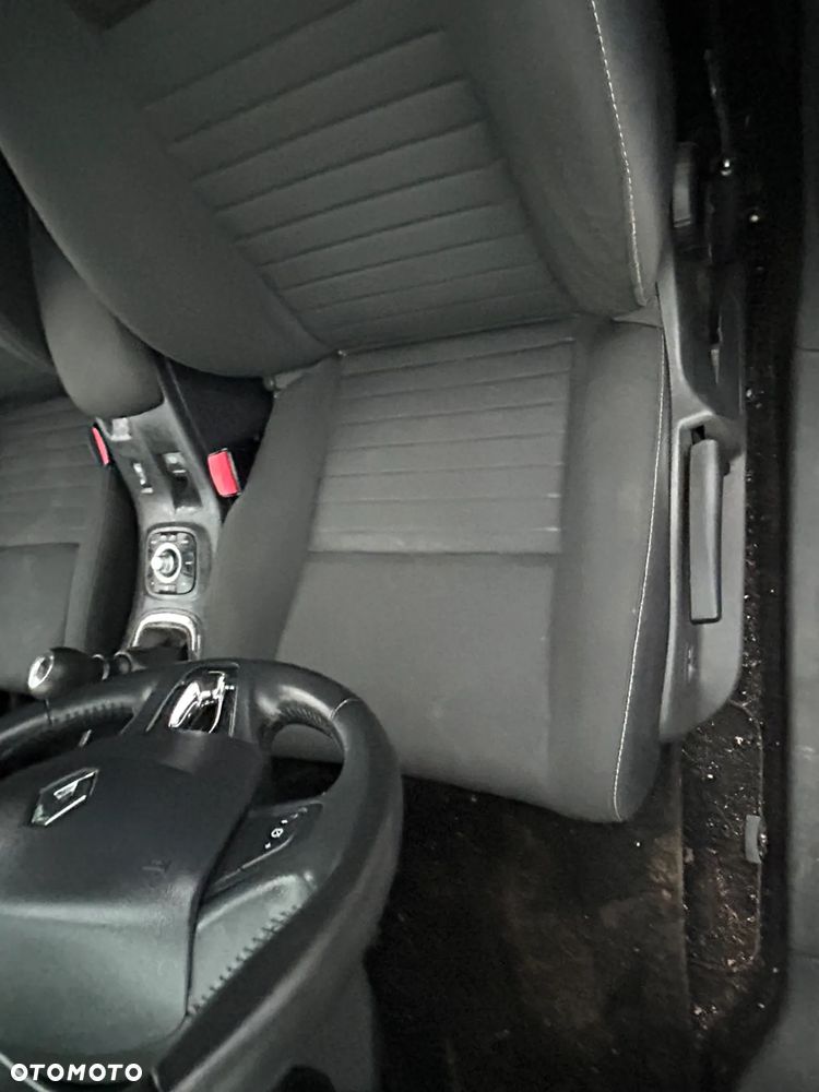 FOTEL FOTELE GRZANE KANAPA TAPICERKA WNĘTRZE RENAULT MEGANE 3 - 2