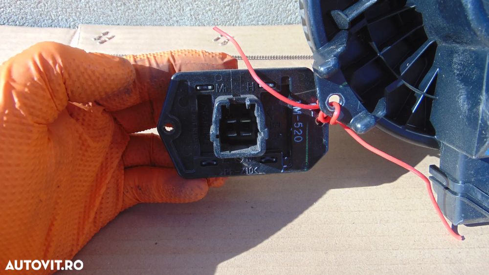 Motoras aeroterma habitaclu,rezistenta trepte Toyota Auris 1.4 benzina an 2006-2012 cod AV272700-5151 - 4