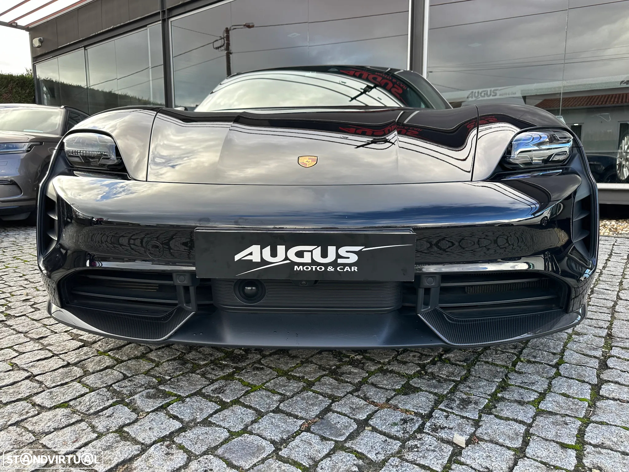 Porsche Taycan Turbo S - 8