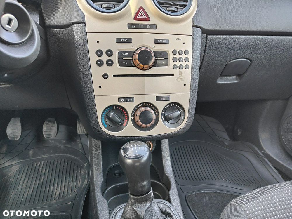 Opel Corsa 1.2 16V - 12