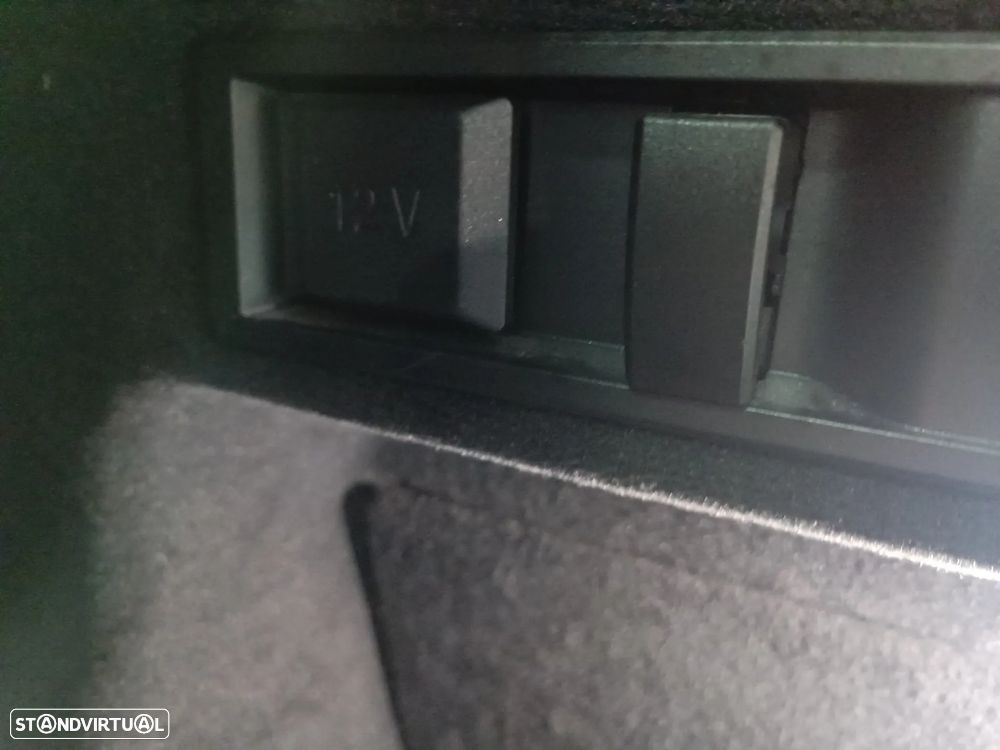 BMW 320 e Pack Desportivo M Auto - 29