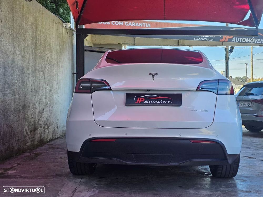 Tesla Model Y Long Range Dual Motor AWD - 17
