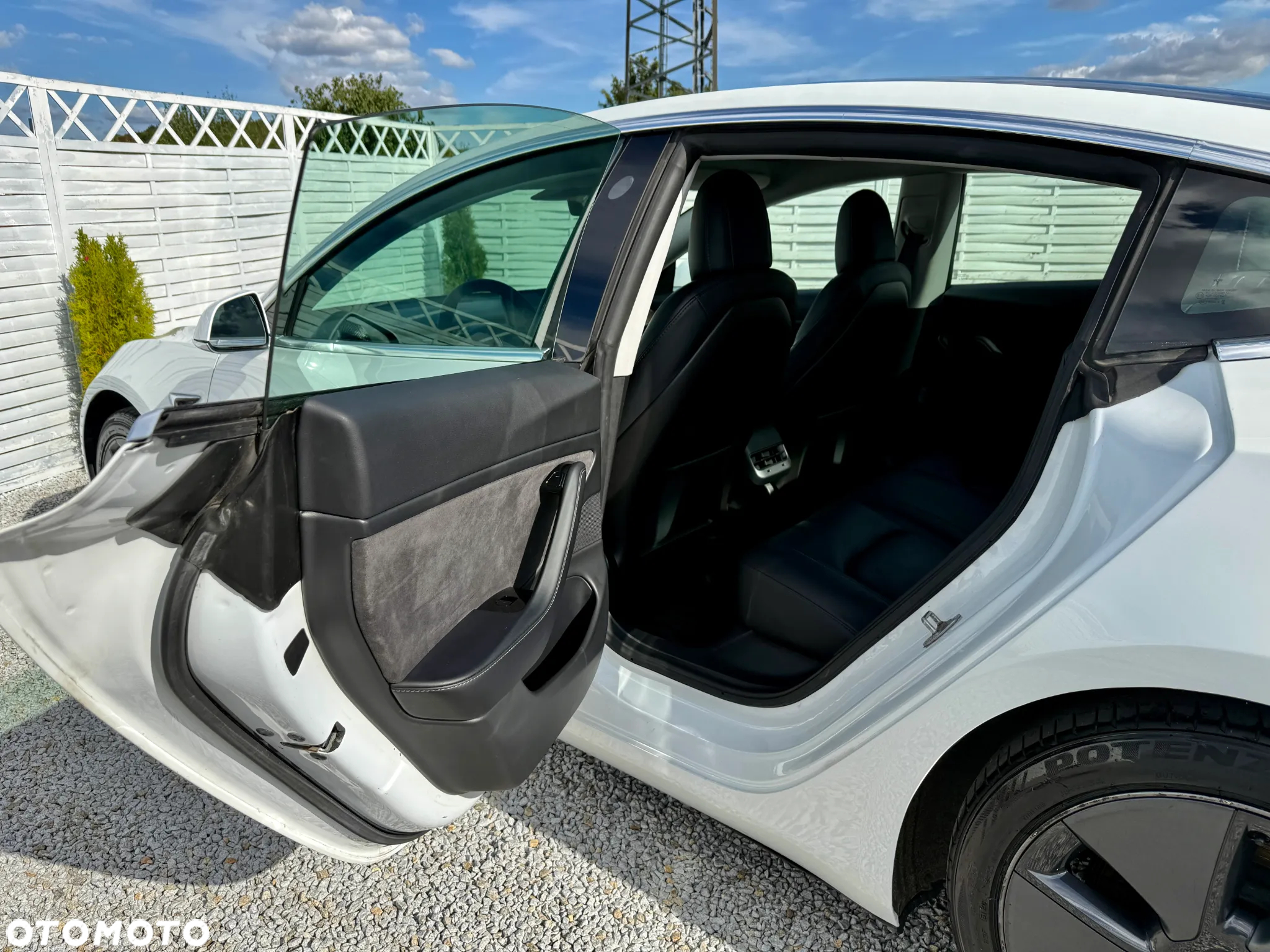 Tesla Model 3 Langstreckenbatterie Allradantrieb Dual Motor - 34