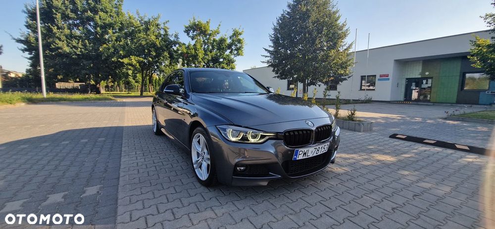 BMW Seria 3 330i xDrive - 1