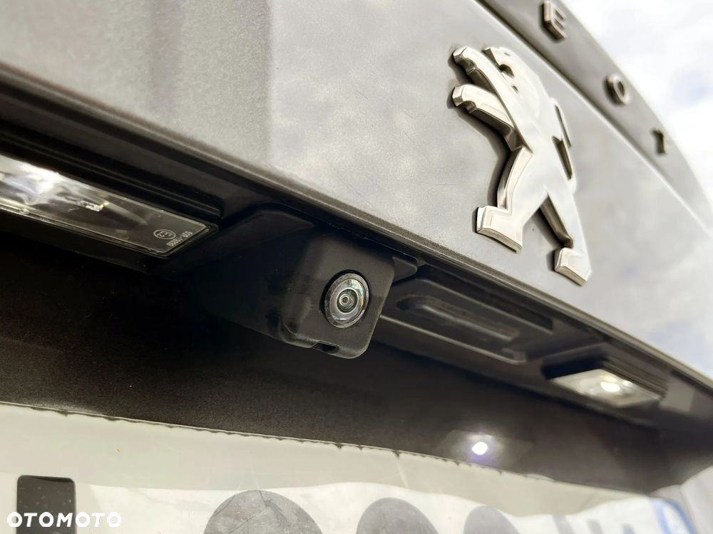 Peugeot 2008 1.2 PureTech Allure S&S EAT8 - 32