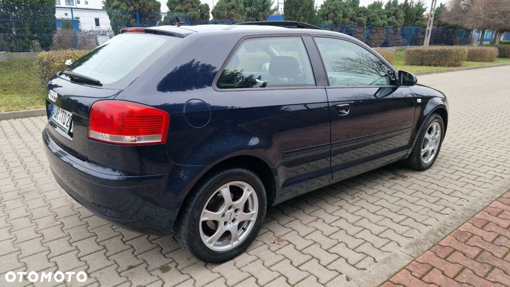 Audi A3 3-drzwiowe 2.0 FSI Attraction - 5