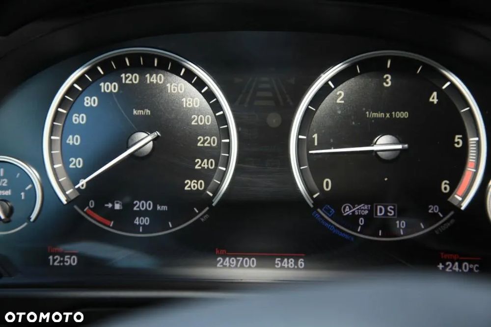 BMW Seria 5 520d Touring - 26