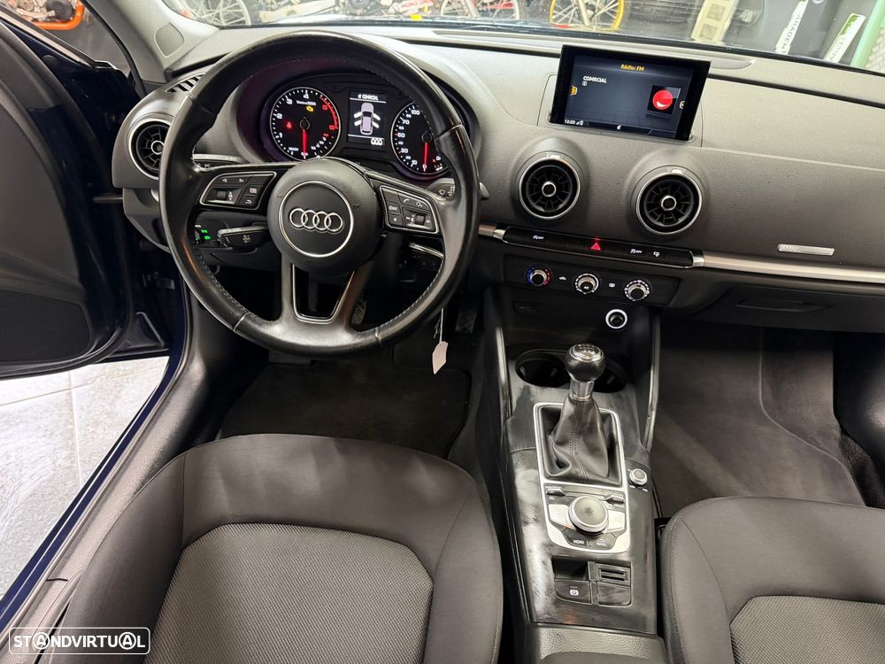 Audi A3 Sportback 1.6 TDI Advance Ultra - 11