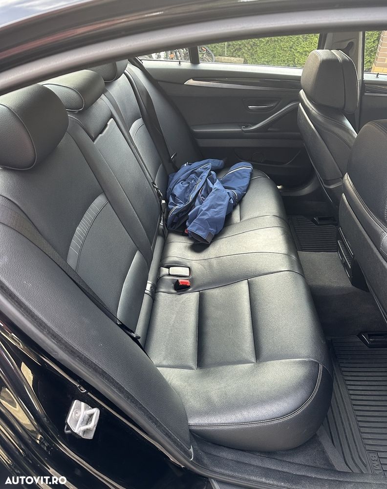 BMW Seria 5 525d xDrive AT - 14