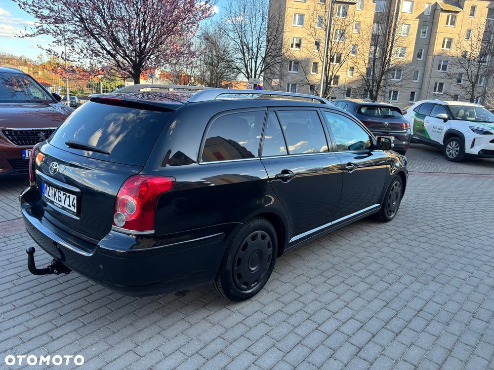 Toyota Avensis 1.8 VVT-i Executive - 17