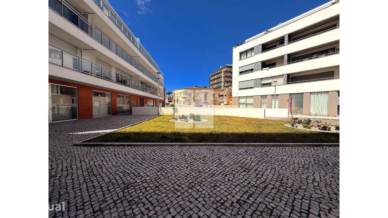 T2 c/ Terraço na Ponte Galante - Grande imagem: 2/34