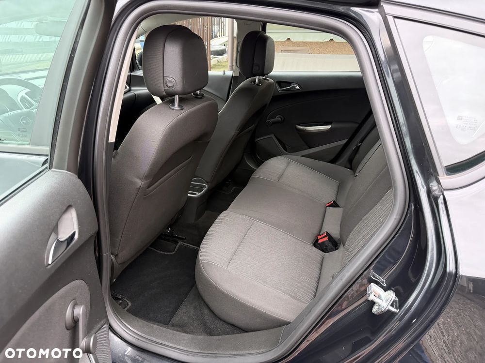 Opel Astra 1.4 Selection - 19