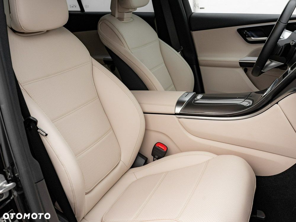 Mercedes-Benz GLC - 29