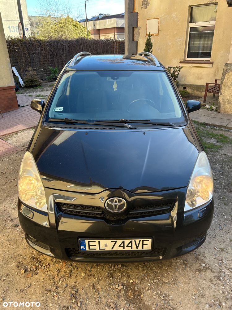 Toyota Corolla Verso 2.2 D-4D Premium - 4