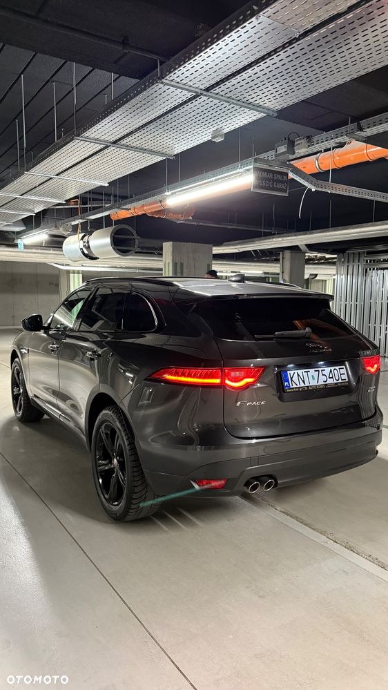 Jaguar F-Pace 20d AWD R-Sport Ingenium Edition - 13