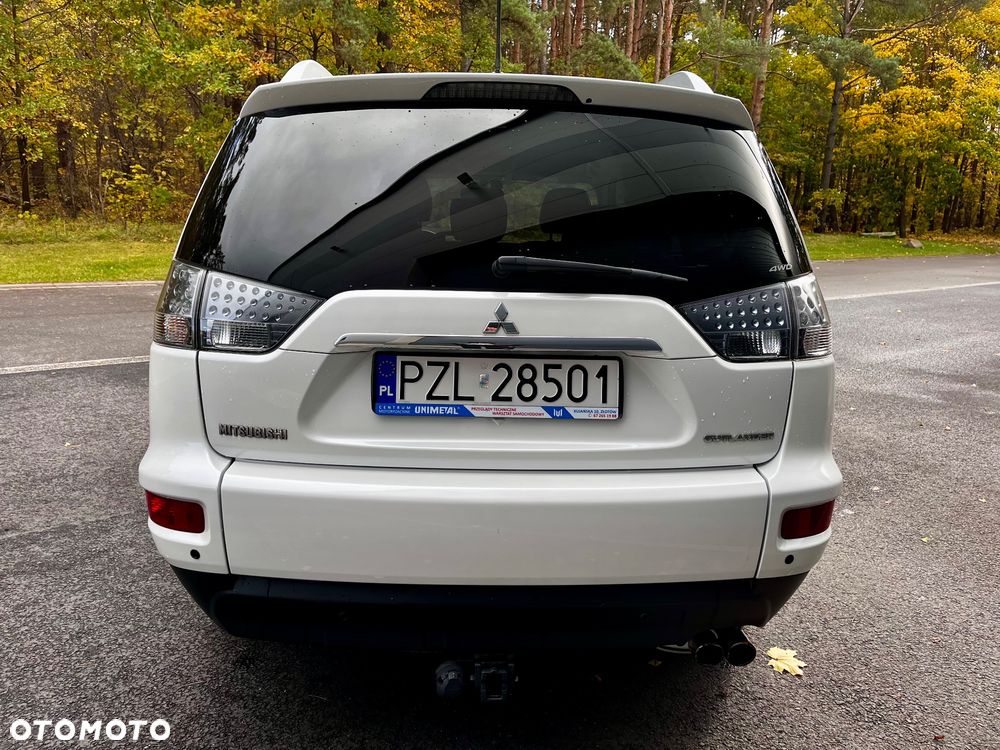 Mitsubishi Outlander 2.0 DI-D 4WD Invite - 10