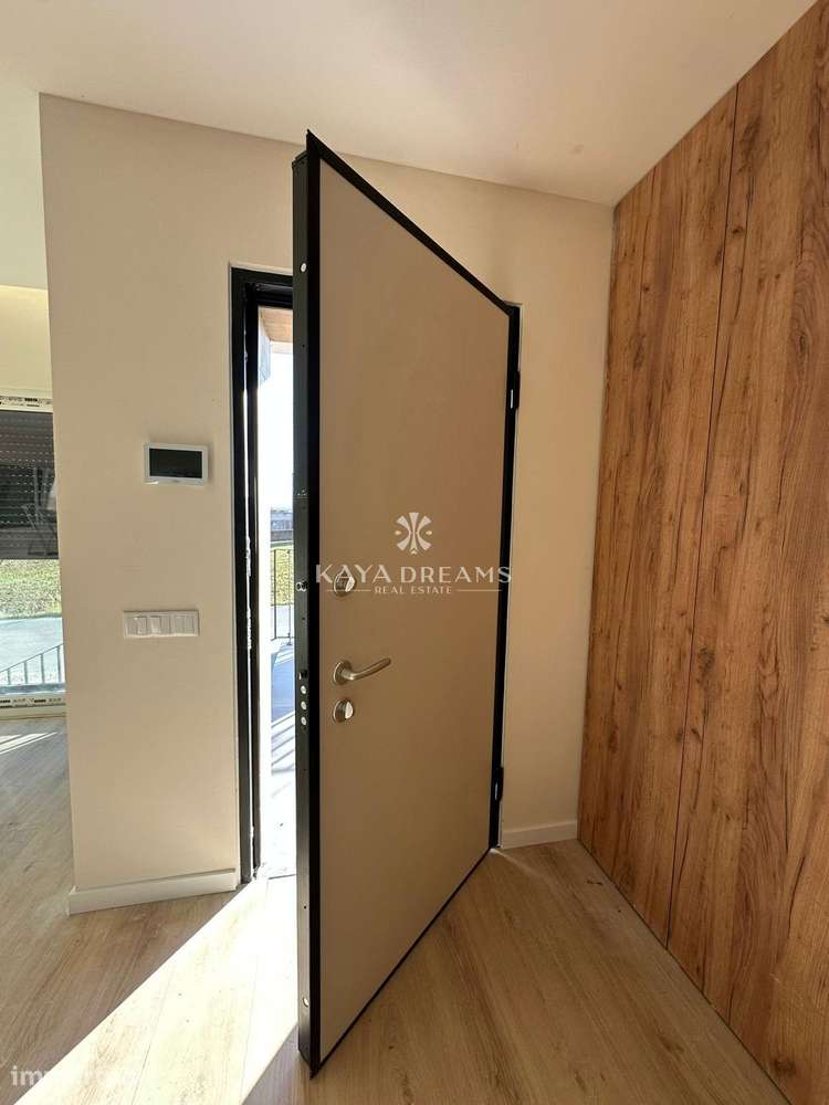 Moradia T5 com Piscina - Nova a estrear em Torres Vedras - Grande imagem: 2/40