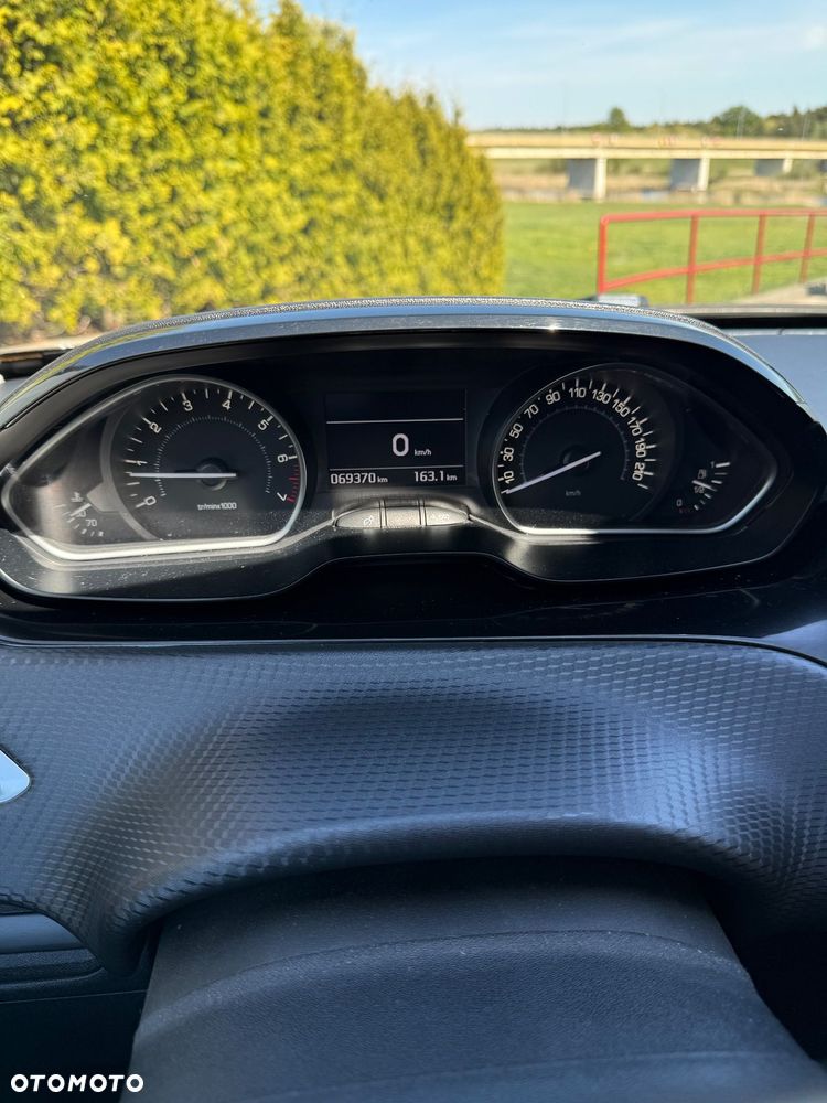 Peugeot 208 PureTech 82 Allure - 10