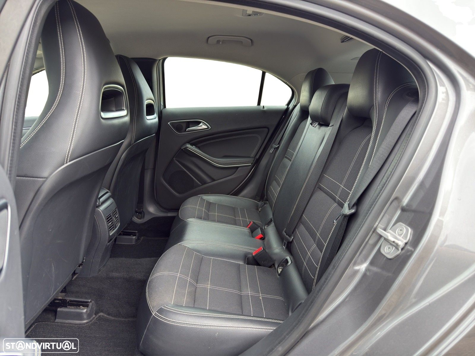 Mercedes-Benz A 180 CDI (BlueEFFICIENCY) Urban - 12