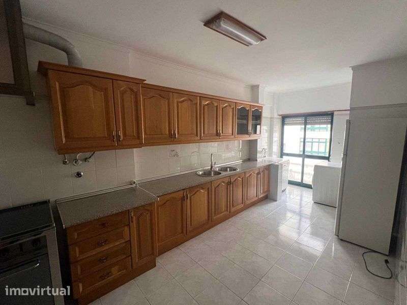 Apartamento T3 Massama - Excelente Localização - Grande imagem: 2/9