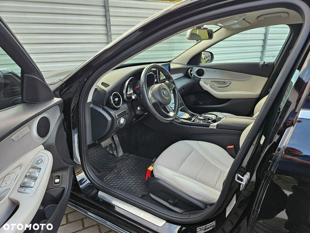 Mercedes-Benz Klasa C 180 9G-TRONIC Exclusive - 6