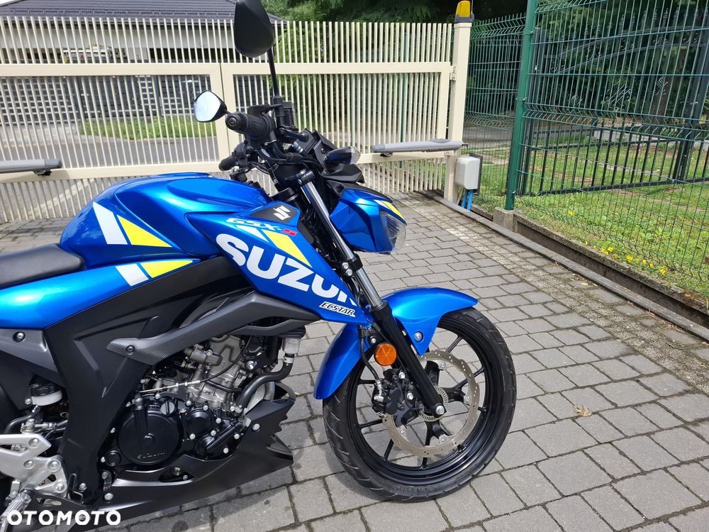 Suzuki GSX - 2