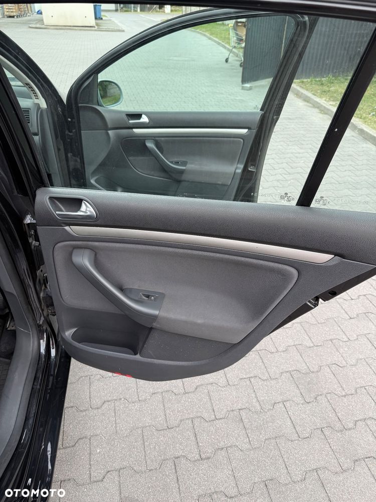 Volkswagen Golf V 1.9 TDI Comfortline - 25
