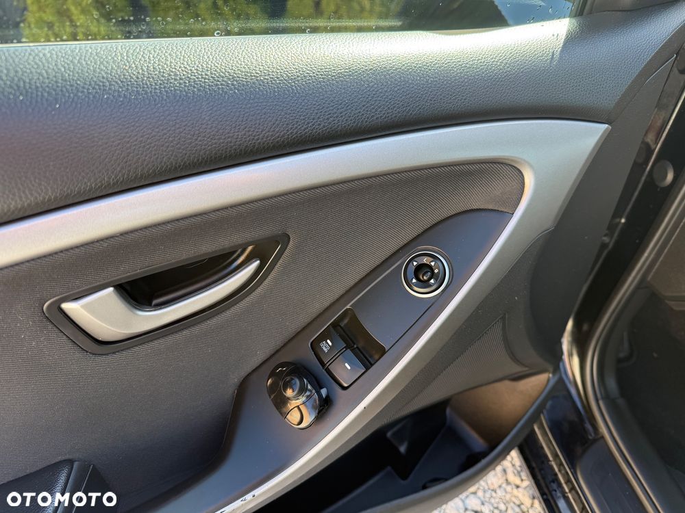 Hyundai i30 1.6 CRDI Trend - 14