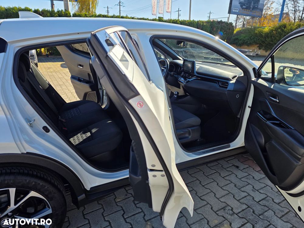 Toyota C-HR Hybrid Team Deutschland - 11