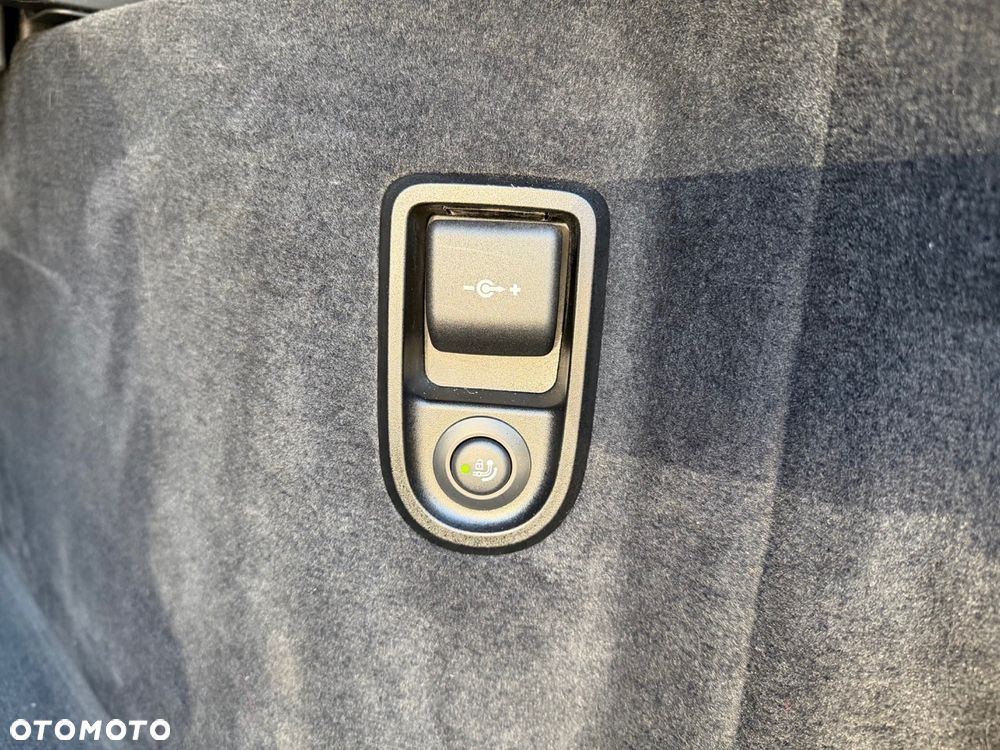 BMW Seria 5 520d xDrive Touring M Sport Edition - 35