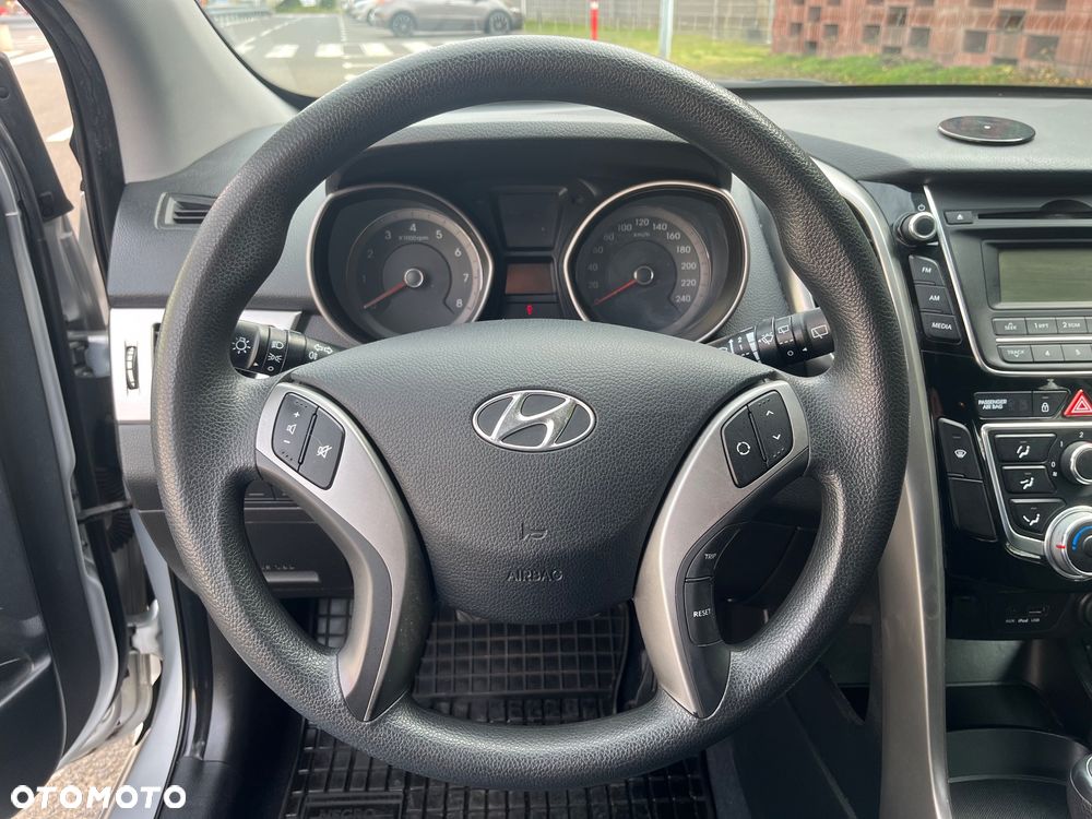 Hyundai i30 1.4 Classic + - 14