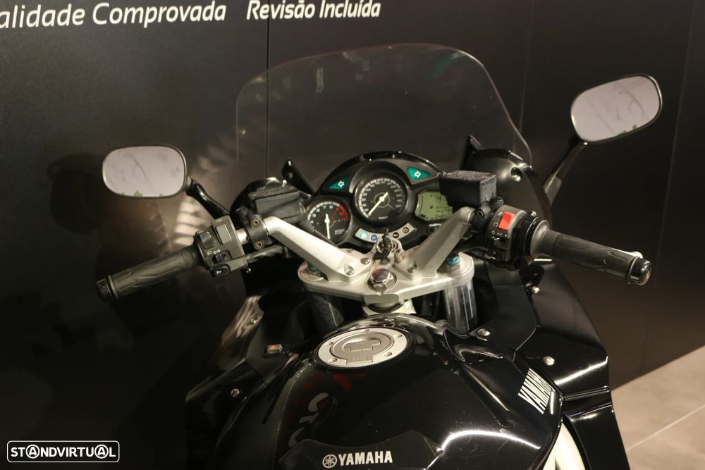 Yamaha FJR 1300 - 12