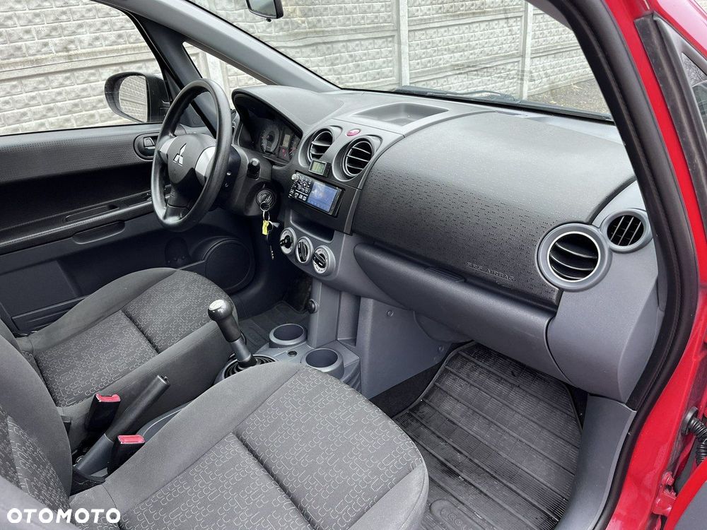 Mitsubishi Colt - 13