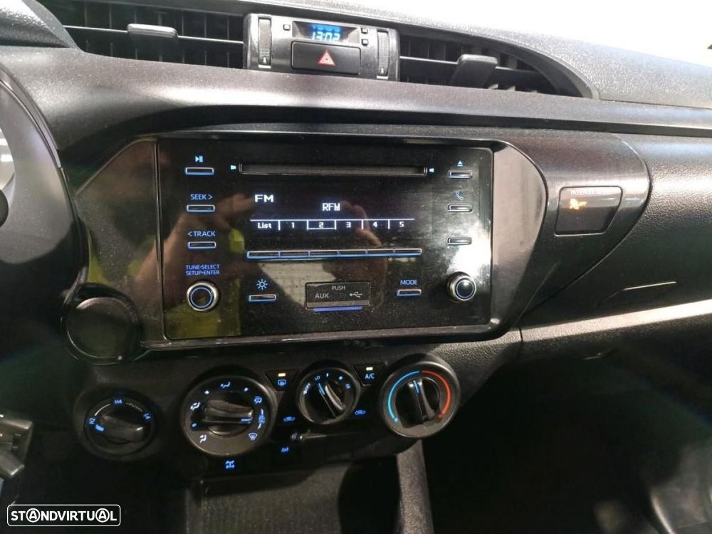 Toyota Hilux 2.4 D-4D 4WD CE c/iva - 7