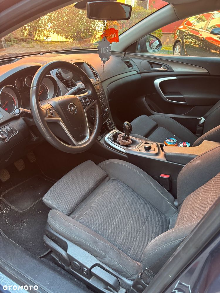 Opel Insignia 1.8 - 9