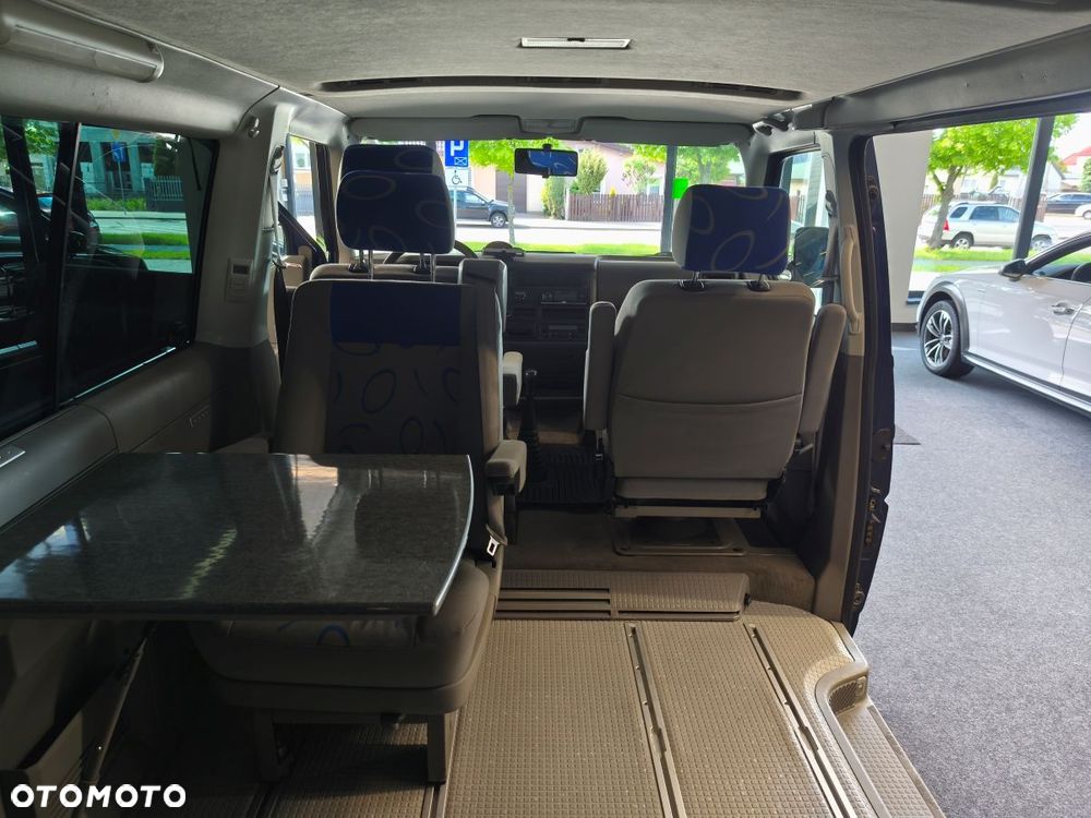 Volkswagen Multivan - 12