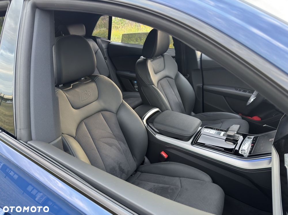 Audi Q8 - 12