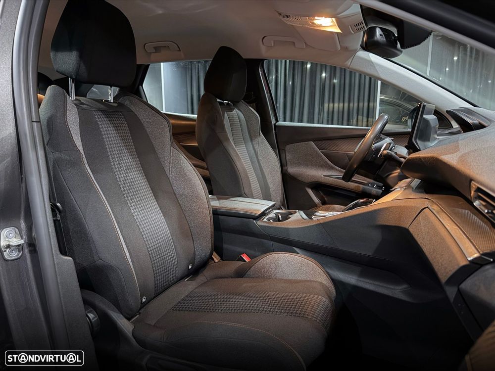 Peugeot 3008 1.5 BlueHDi Allure EAT8 - 28