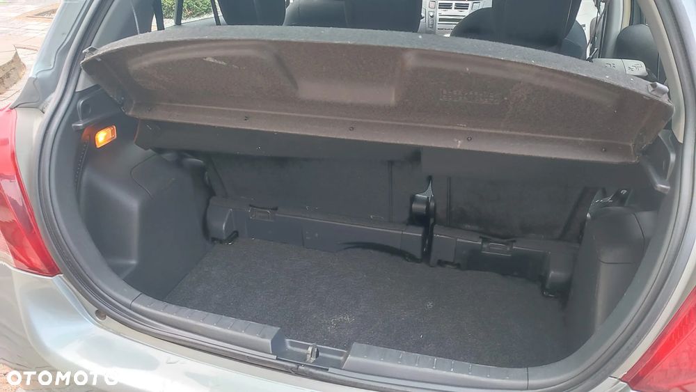 Toyota Yaris - 24
