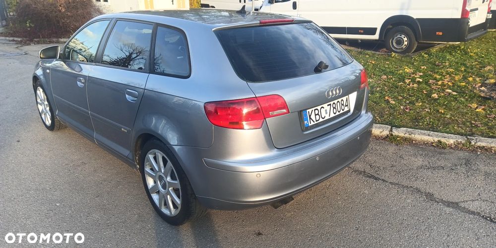 Audi A3 Sportback 2.0 TDI Ambiente S tronic - 4