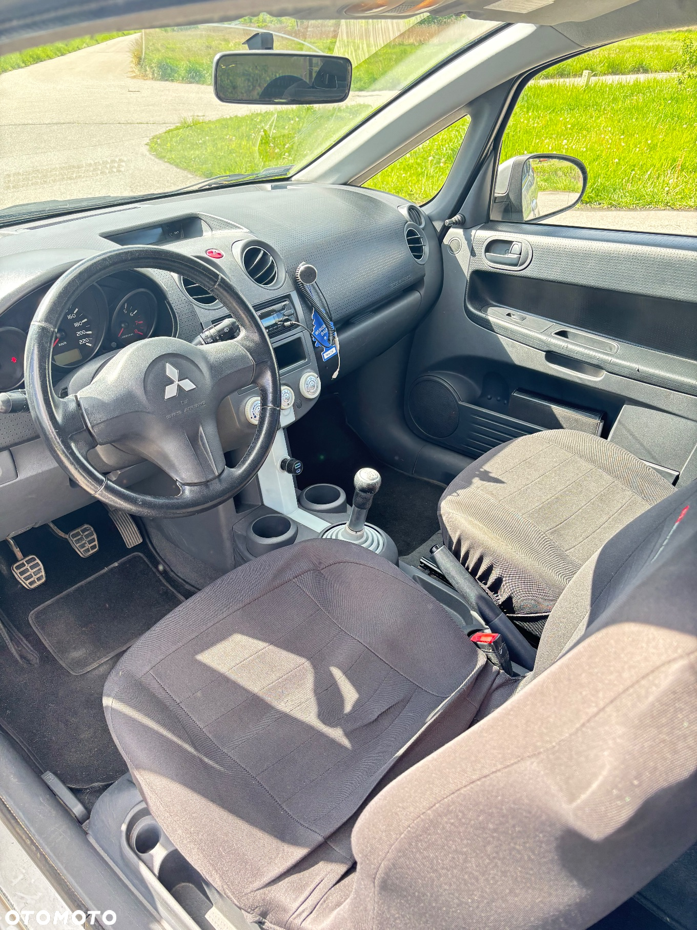 Mitsubishi Colt - 15