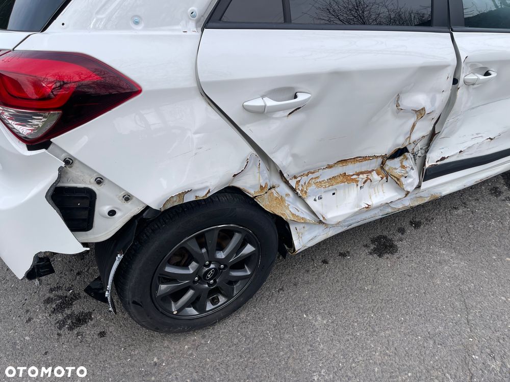 Hyundai i20 1.2 BlueDrive Elegant - 13