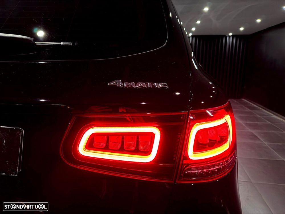 Mercedes-Benz GLC 300 de 4Matic 9G-TRONIC AMG Line - 52